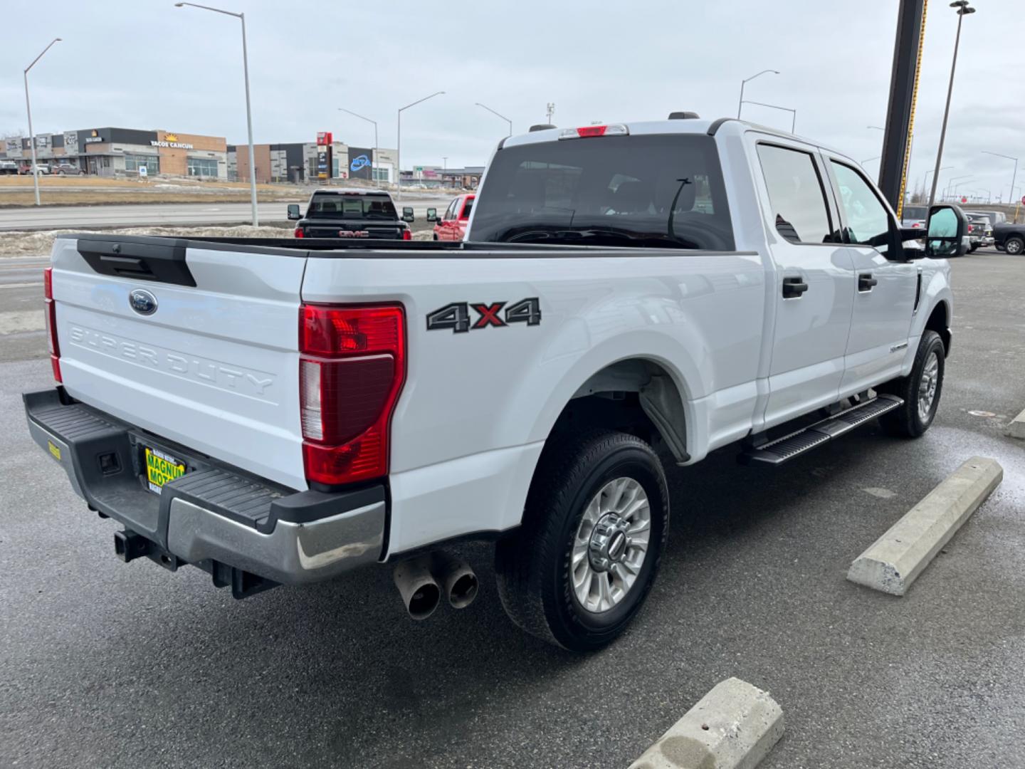 2022 WHITE /Grey FORD F-250 SUPER DUT XLT (1FT7W2BT0NE) with an 6.7L engine, Automatic transmission, located at 1960 Industrial Drive, Wasilla, 99654, (907) 274-2277, 61.573475, -149.400146 - Photo#4